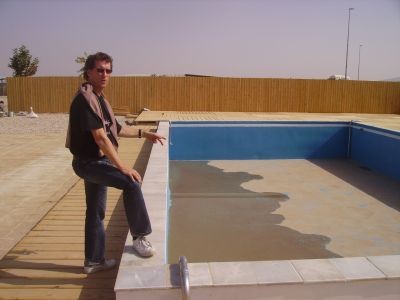 Kunduz am Pool.jpg