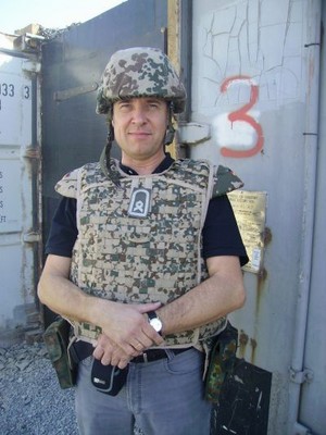 Martin mit Splitterweste.jpg